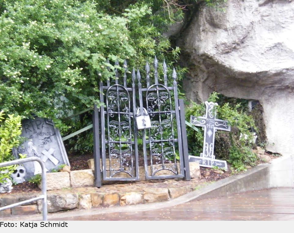 Hereinspaziert - hier leben die Ahnen der "Addams Family". addams family 22