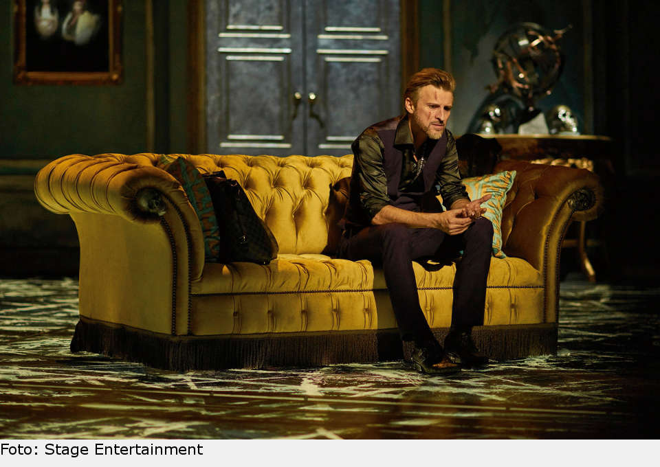 Alex Melcher liefert als Falco eine von A bis Z grandiose Leistung ab. Chapeau! bat out of hell musical oberhausen 2019 03