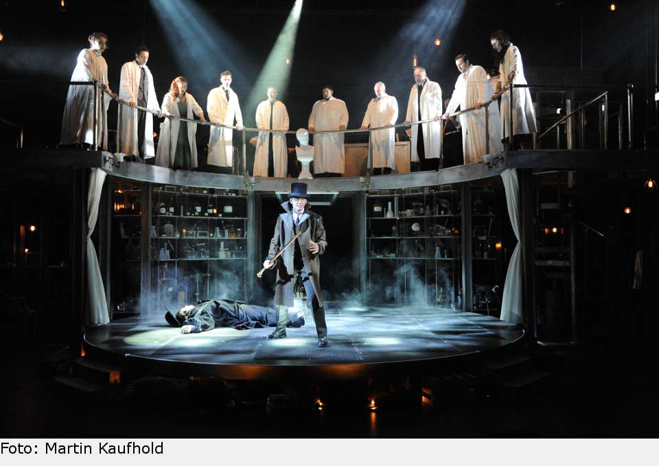 Ein Blick in Dr. Jekylls Labor - 'Jekyll & Hyde' am English Theatre Frankfurt. jekyll hyde frankfurt 02