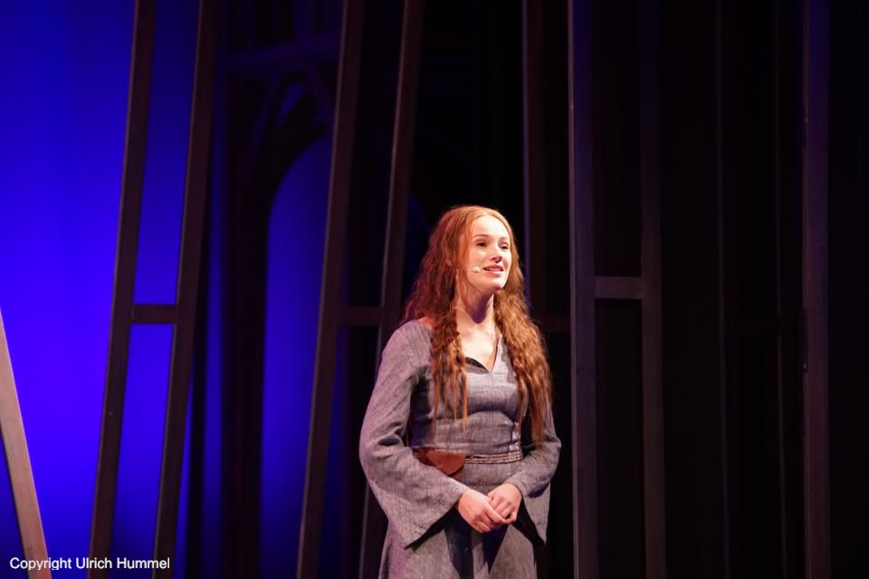 Johanna fragt sich, ob Gerold weiß, was sie für ihn empfindet. paepstin musical stuttgart 047