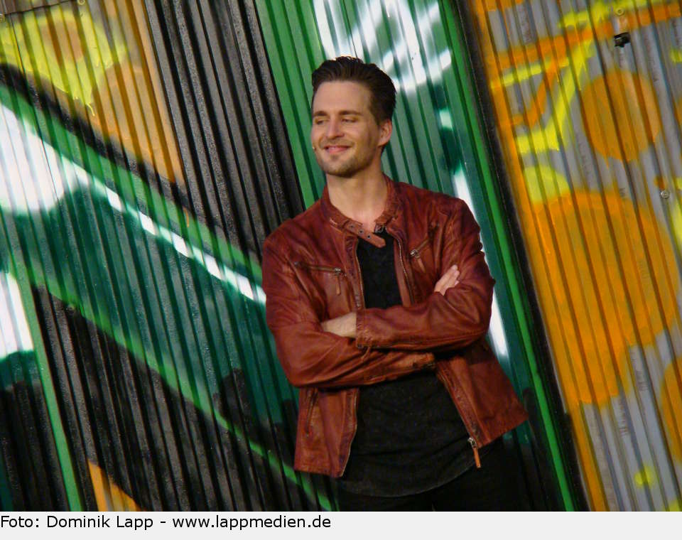 Alexander Klaws (Tony Manero) saturday night fever 11