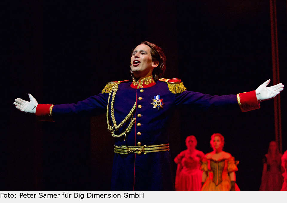 Matthias Stockinger in der Titelrolle des Musicals „Ludwig²“. ludwig musical matthias stockinger